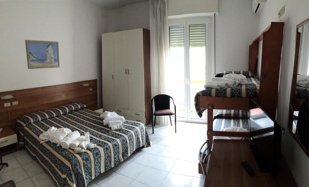 Hotel Acapulco Viserbella di Rimini Kültér fotó