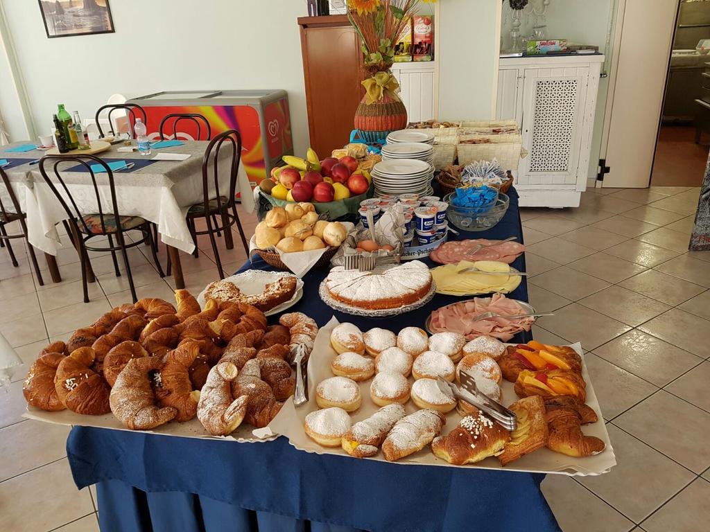 Hotel Acapulco Viserbella di Rimini Kültér fotó