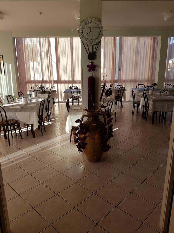 Hotel Acapulco Viserbella di Rimini Kültér fotó
