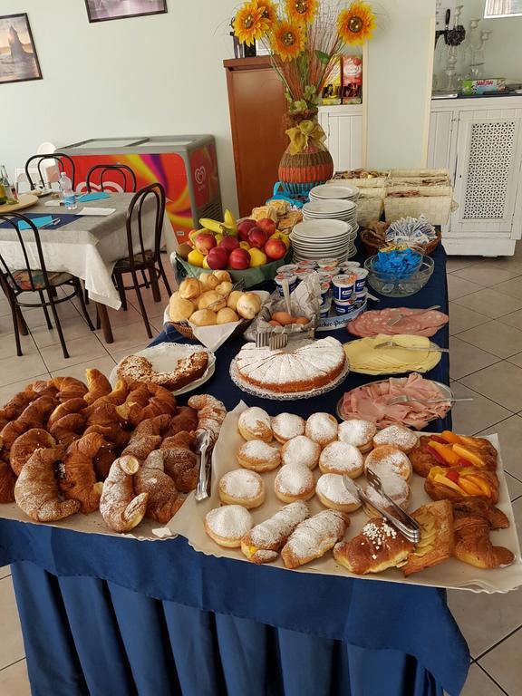 Hotel Acapulco Viserbella di Rimini Kültér fotó