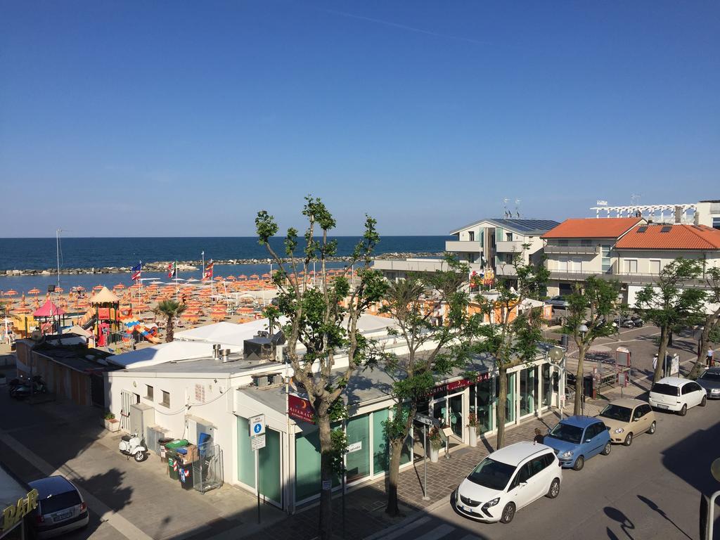 Hotel Acapulco Viserbella di Rimini Kültér fotó