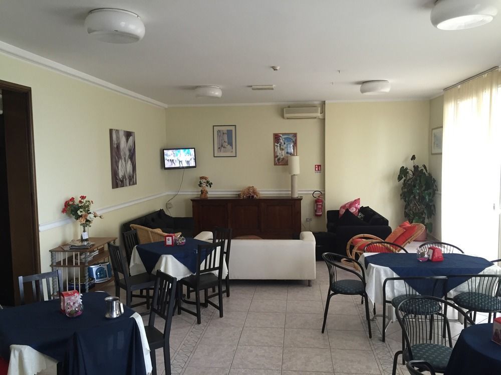 Hotel Acapulco Viserbella di Rimini Kültér fotó