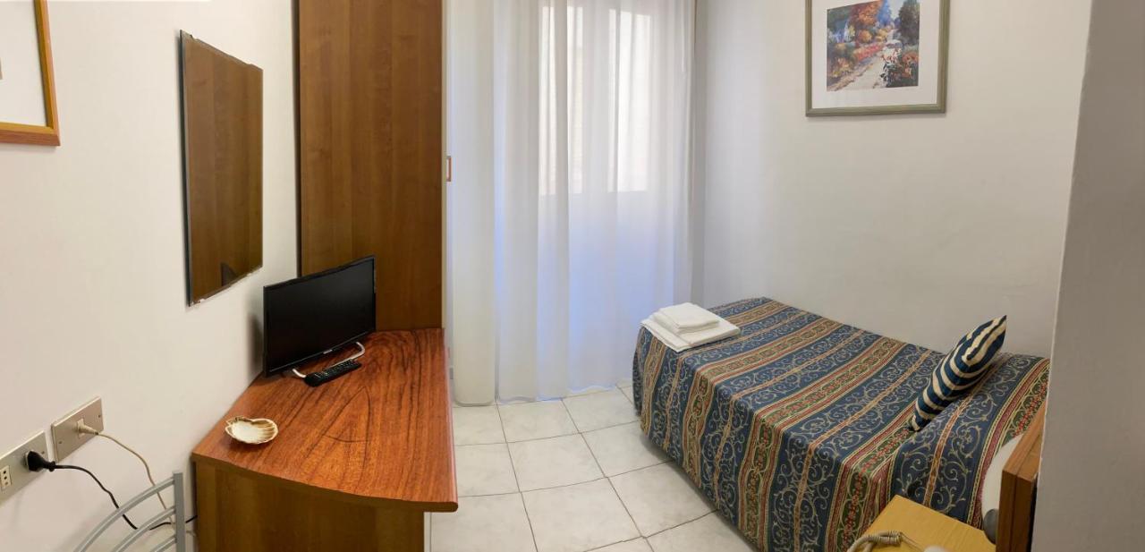 Hotel Acapulco Viserbella di Rimini Kültér fotó