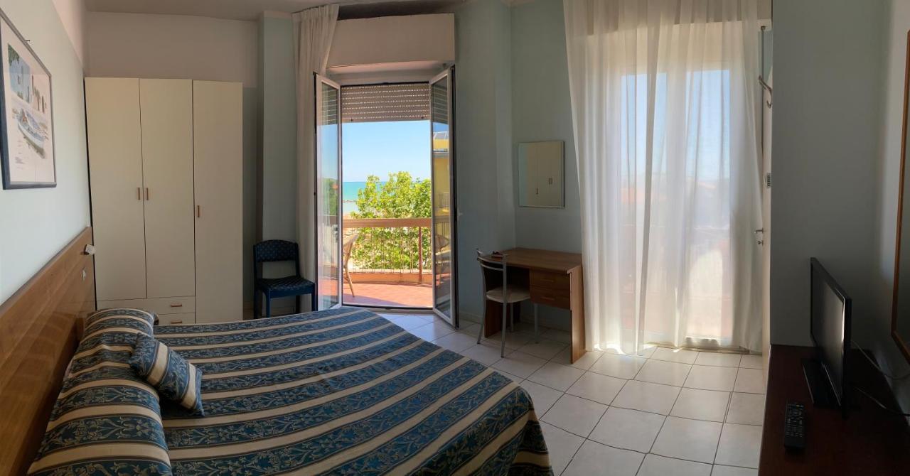 Hotel Acapulco Viserbella di Rimini Kültér fotó