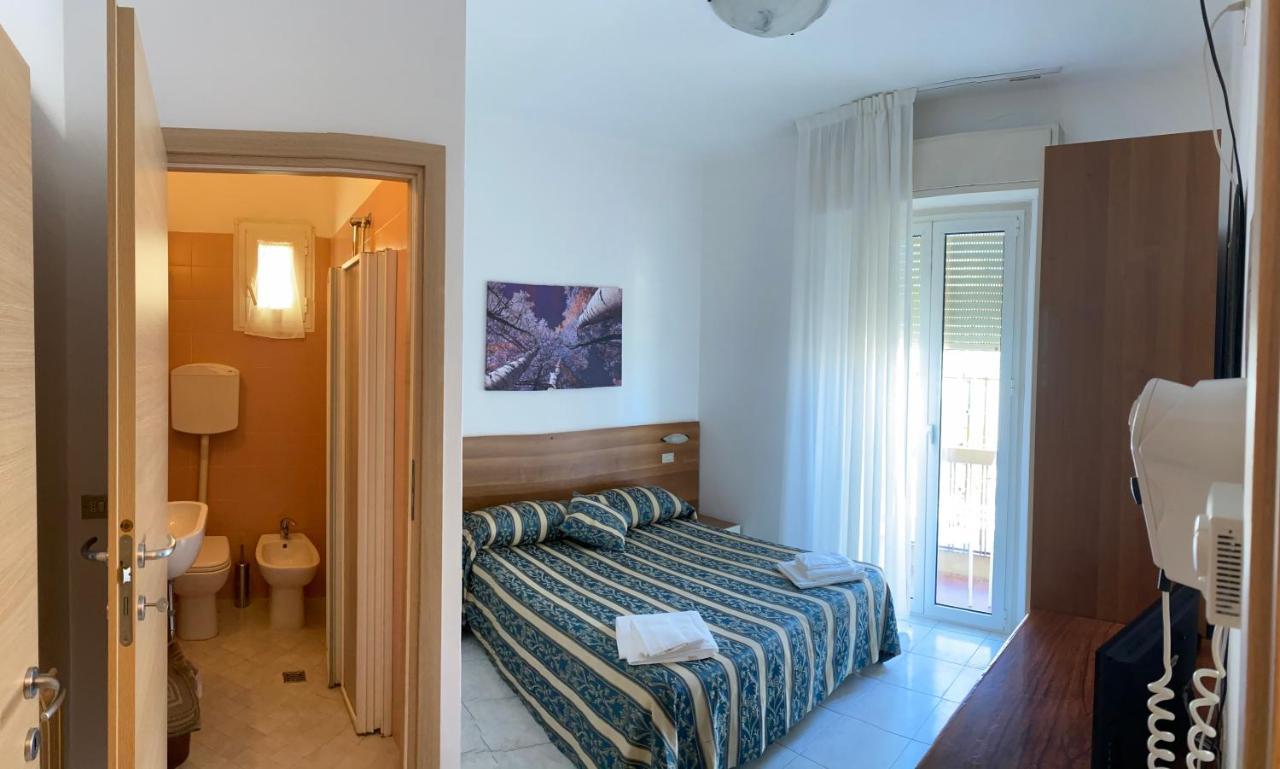 Hotel Acapulco Viserbella di Rimini Kültér fotó