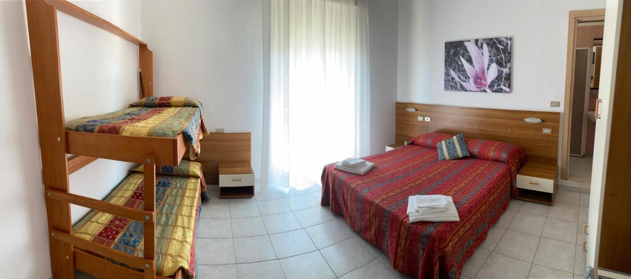 Hotel Acapulco Viserbella di Rimini Kültér fotó
